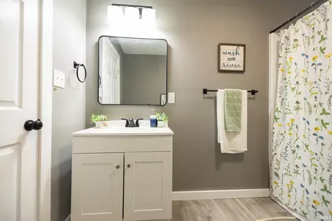 Bath - 8694 S Vine St, Straughn, IN 47387 photo 1 of 2