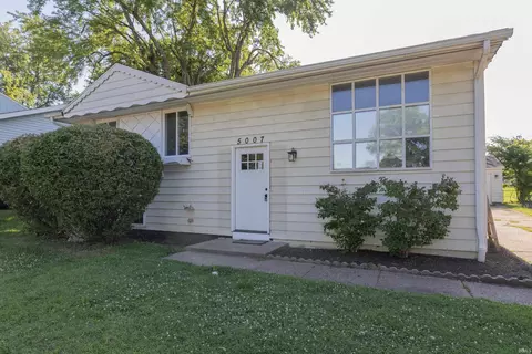 5007 Manor Ct, Evansville, IN 47710