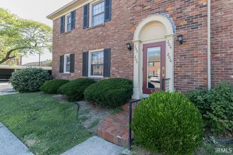 200 Hampton Dr, Evansville, IN 47715