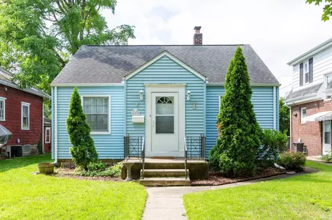 823 W Grove St, Mishawaka, IN 46545