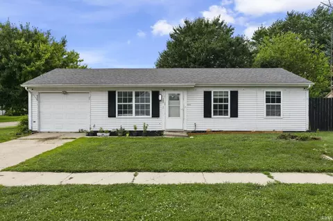 742 Clover Ln, Lafayette, IN 47905