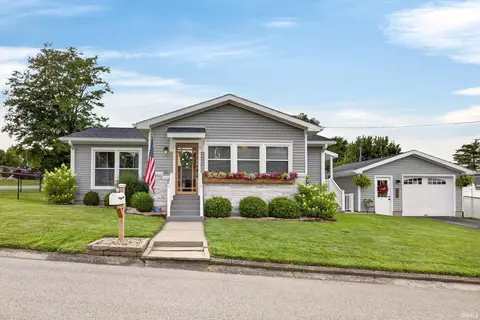 322 S 2nd St, Ellettsville, IN 47429