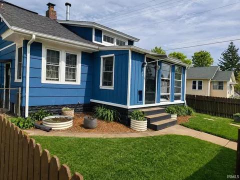 944 Oakland St, South Bend, IN 46615