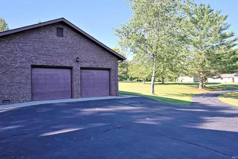 Exterior - 2823 Avoca Eureka Rd, Bedford, IN 47421 photo 17 of 27