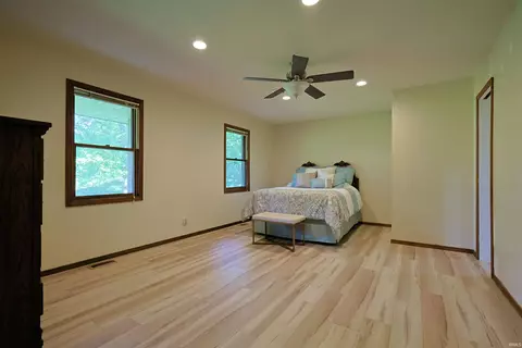 Bedroom - 2823 Avoca Eureka Rd, Bedford, IN 47421 photo 2 of 6