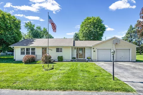 105 W Stockton St, Burlington, IN 46915