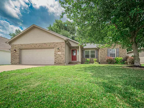 3501 Crater Dr, Evansville, IN 47725
