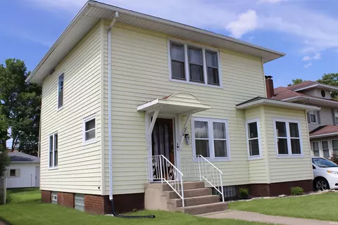 1216 E 3rd St, Mishawaka, IN 46544