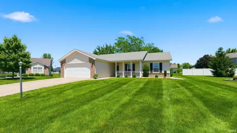 1075 Granary Ct, Bluffton, IN 46714