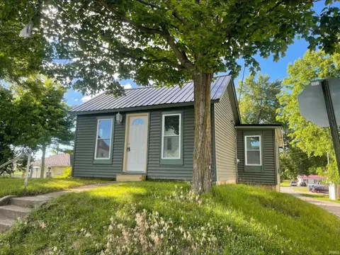 309 5th St, Ligonier, IN 46767