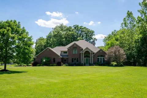 7296 N Clear Creek Rd, Huntington, IN 46750