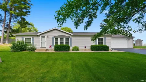 2728 Evergreen Dr, Warsaw, IN 46582