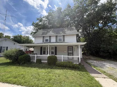 915 S Plymouth St, Culver, IN 46511