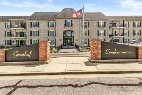 1077 Greenleaf Blvd, Elkhart, IN 46514