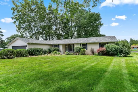 1727 Sunfish Dr, Warsaw, IN 46580