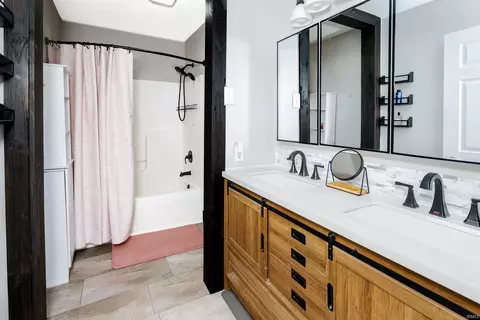 Bath - 1267 E Marigold Dr, Bloomington, IN 47401 photo 1 of 2