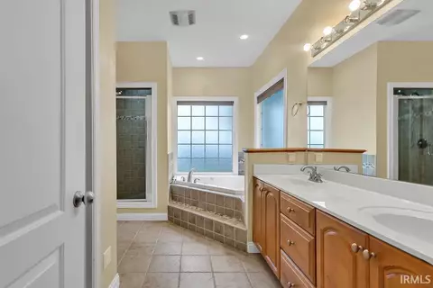 Bath - 3907 E Breckenmore Dr, Bloomington, IN 47401 photo 1 of 3
