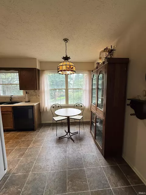 Kitchen - 2629 E Windermere Woods Dr, Bloomington, IN 47401 photo 4 of 4
