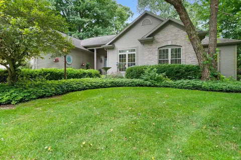 50743 Hidden Forest Dr, South Bend, IN 46628