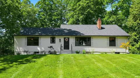 537 E Till Rd, Fort Wayne, IN 46825