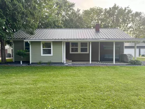 205 S Washington St, Wakarusa, IN 46573