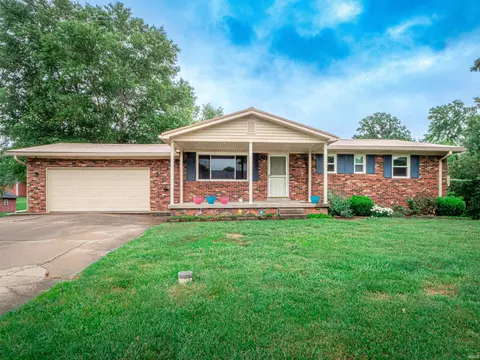 2577 Juanita Ave, Wadesville, IN 47638
