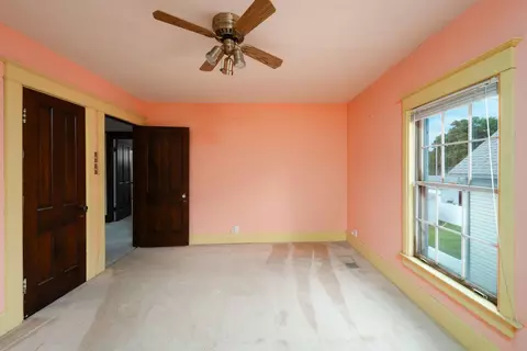 Bedroom - 507 E 9th St, Auburn, IN 46706 photo 8 of 10