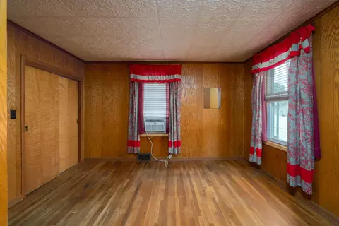 Bedroom - 507 E 9th St, Auburn, IN 46706 photo 1 of 10