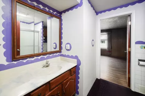 Bath - 507 E 9th St, Auburn, IN 46706 photo 2 of 2