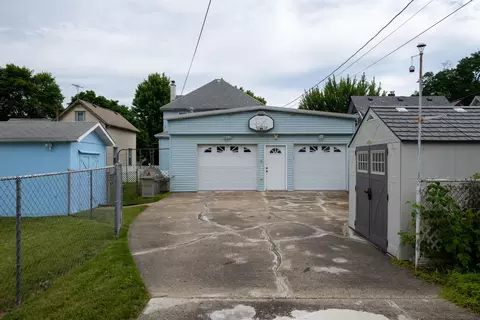 Exterior - 507 E 9th St, Auburn, IN 46706 photo 2 of 9