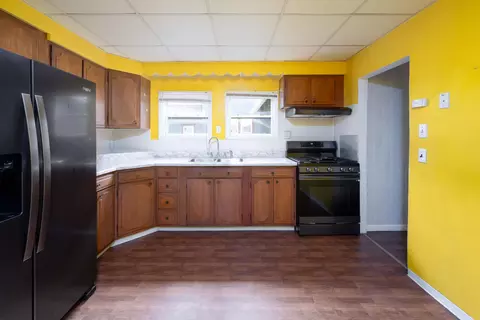 Kitchen - 507 E 9th St, Auburn, IN 46706 photo 2 of 2
