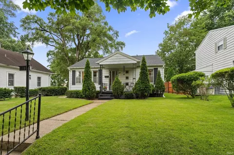 229 N Hawthorne Dr, South Bend, IN 46617