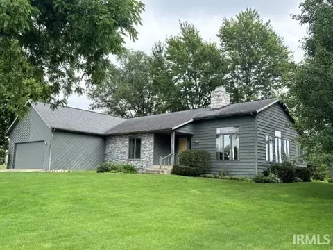 2634 E Muirfield Rd, Winona Lake, IN 46590