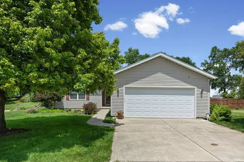 409 E Briar St, Otterbein, IN 47970