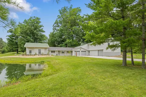 11778 N Roanoke Rd, Roanoke, IN 46783