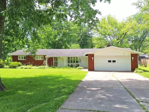 4741 Reed Rd, Fort Wayne, IN 46815