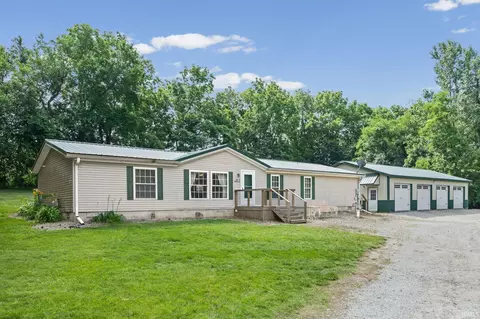 261 E Zook Ln, Burlington, IN 46915