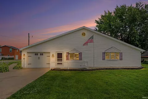57148 Greenlawn Ave, Osceola, IN 46561