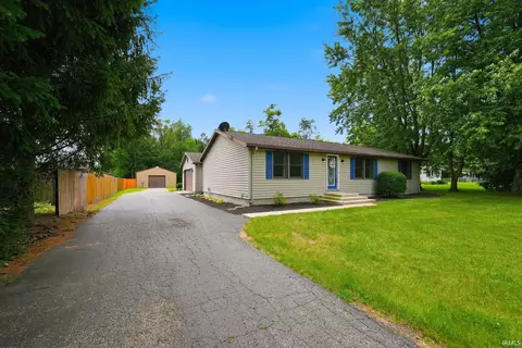 10715 E Sr 8 Rd, Knox, IN 46534
