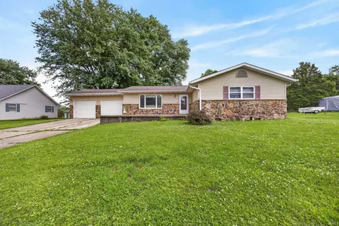 117 Robinhood Ln, Bedford, IN 47421