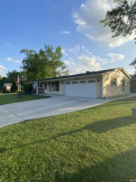 6211 Allenwood Dr, Fort Wayne, IN 46835