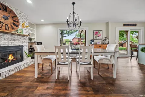 Dining - 4 Arbor Ct, Nappanee, IN 46550 photo 2 of 4