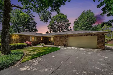 4 Arbor Ct, Nappanee, IN 46550
