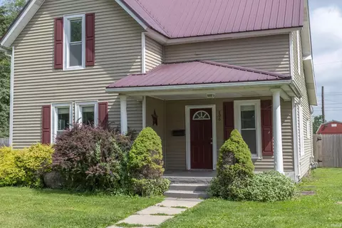 806 E Walnut St, Nappanee, IN 46550 photo 1