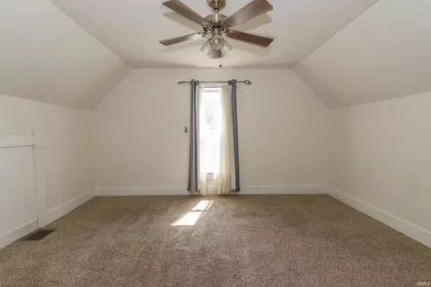 806 E Walnut St, Nappanee, IN 46550 photo 17