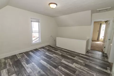 806 E Walnut St, Nappanee, IN 46550 photo 15