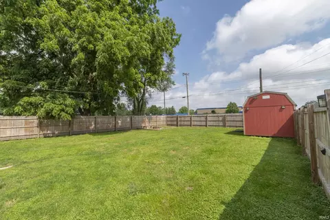 806 E Walnut St, Nappanee, IN 46550 photo 38