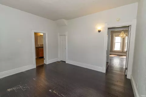 806 E Walnut St, Nappanee, IN 46550 photo 10