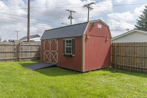 806 E Walnut St, Nappanee, IN 46550 photo 36