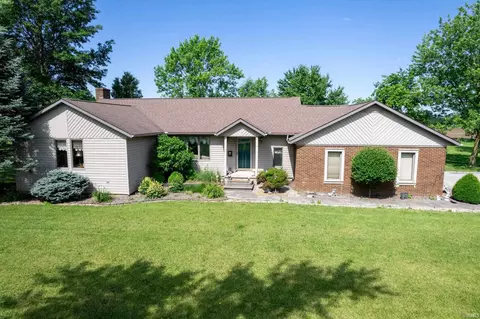 15320 Minnich Rd, Hoagland, IN 46745